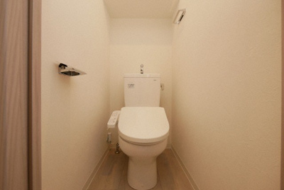【トイレ】 | グランカリテ大正ドマーニ | 落ち着いた色調のトイレです