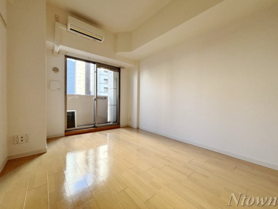 【その他】 | プレサンス名古屋STATIONアライブ | こちらのリビングで趣味の時間をお楽しみください