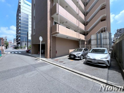 【駐車場】 | プレサンス名古屋STATIONアライブ | 駐車場に車を止められます