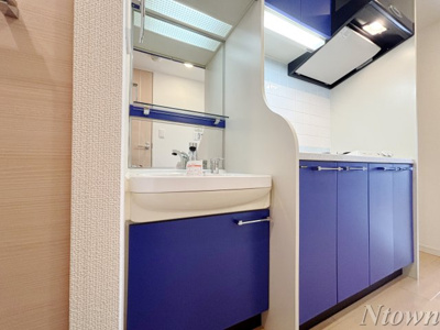 【独立洗面台】 | プレサンス名古屋STATIONアライブ | 朝の支度にも助かる、独立の洗髪洗面化粧台