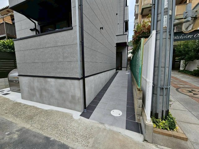 T-SQUARE岡本のエントランス
