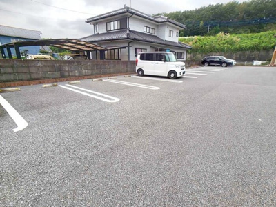 【駐車場】 | クレスト Ⅱ | 駐車場