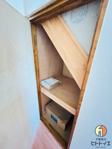 スカイヒルズの収納|階段下収納です