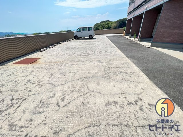 スカイヒルズの駐車場