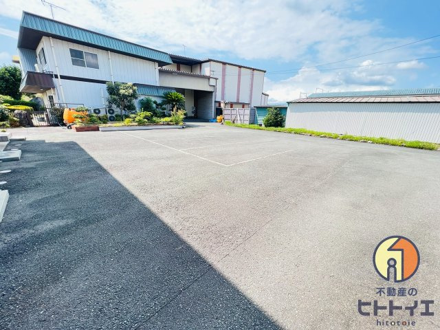 スカイヒルズの駐車場|建物前の駐車スペースです
