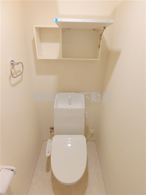 Forest　capeのトイレ|棚収納と温水洗浄便座付きのトイレ　