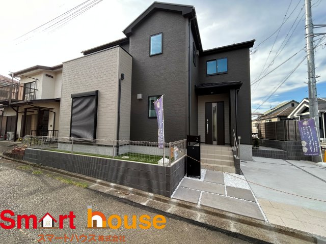 相模原市中央区上溝　全1棟の外観|オシャレな外観は、人の目を引くだけではなく自慢したくなりますね！植木を置いたりアレンジは、自由です。自分の好みに仕上げましょう♪