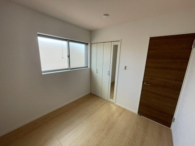 須山町　未入居一戸建ての子供部屋|洋室4.5帖
■物件内覧・資金計画相談・住宅ローン相談、リフォーム相談、お問合せ受付中■
※当日・翌日のご内覧、ご相談はお電話でのお問合せがスムーズです！