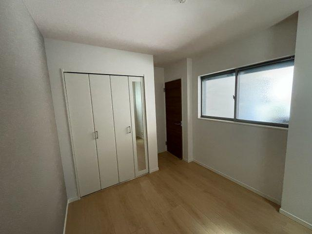 須山町　未入居一戸建ての内装|洋室4.9帖　クローゼット■物件内覧・資金計画相談・住宅ローン相談、リフォーム相談、お問合せ受付中■
※当日・翌日のご内覧、ご相談はお電話でのお問合せがスムーズです！