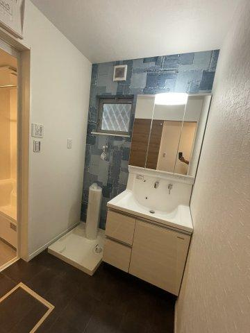 須山町　未入居一戸建ての脱衣所|洗濯機置き場
■物件内覧・資金計画相談・住宅ローン相談、リフォーム相談、お問合せ受付中■
※当日・翌日のご内覧、ご相談はお電話でのお問合せがスムーズです！