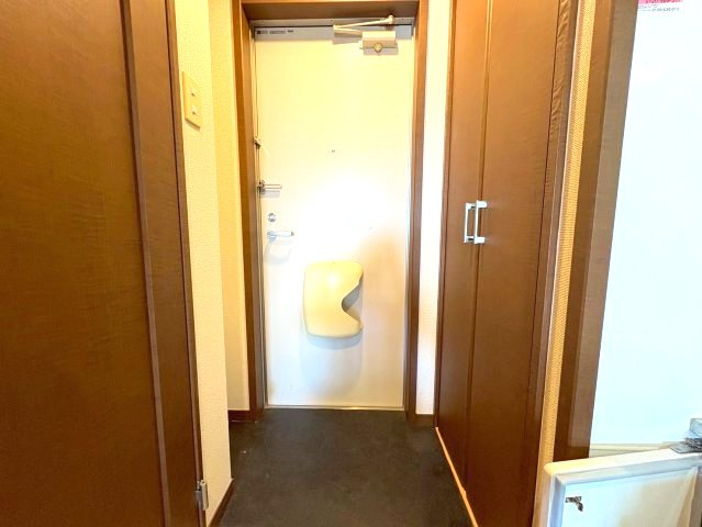 フジパレス楠町の玄関