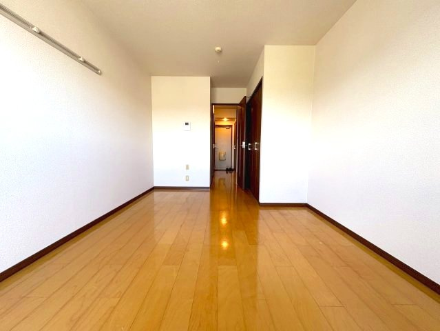 フジパレス楠町の洋室