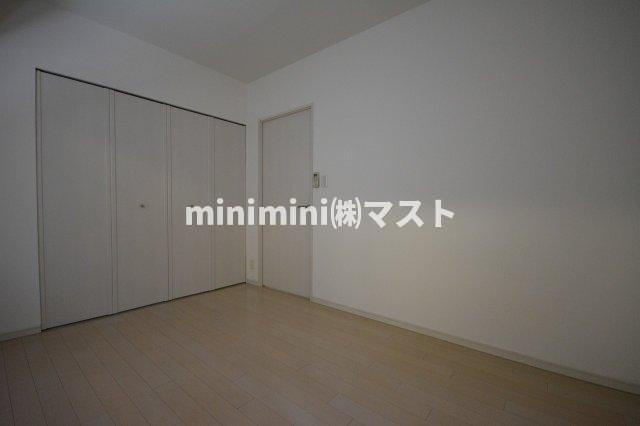 アーデン上本町の洋室