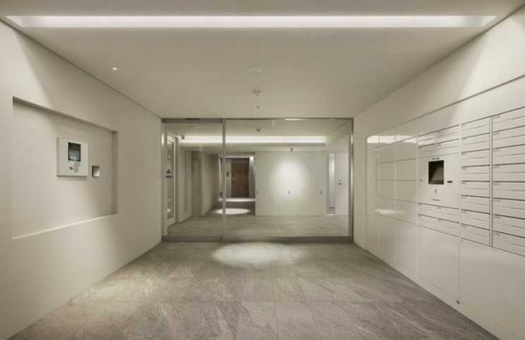 JP noie 駒沢大学　築浅　ネット無料　オートロックのエントランス