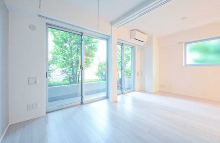 JP noie 駒沢大学　築浅　ネット無料　オートロックの居間・リビング