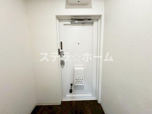 シャトー三愛の玄関|明るい玄関です