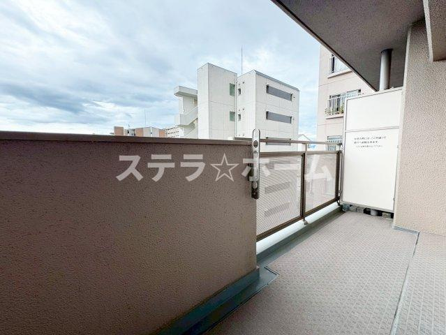 シャトー三愛のバルコニー|陽当たり良好なバルコニーです
