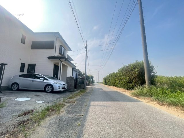 中古住宅　成東の前面道路含む現地写真