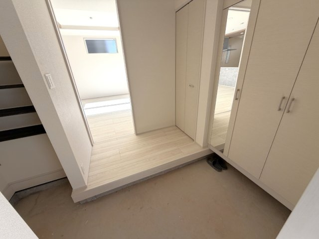 所沢市下安松 全11棟 新築分譲住宅の玄関