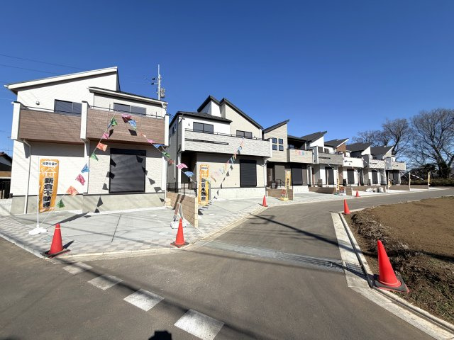所沢市下安松 全11棟 新築分譲住宅の前面道路含む現地写真