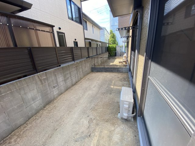 エコーズユタカ D棟の庭