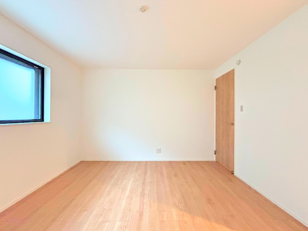 港南区丸山台2丁目　新築戸建ての洋室|◆気持ちの良い風が室内へ入り込む居室。家具を配置しても広々ご利用いただけます！！
