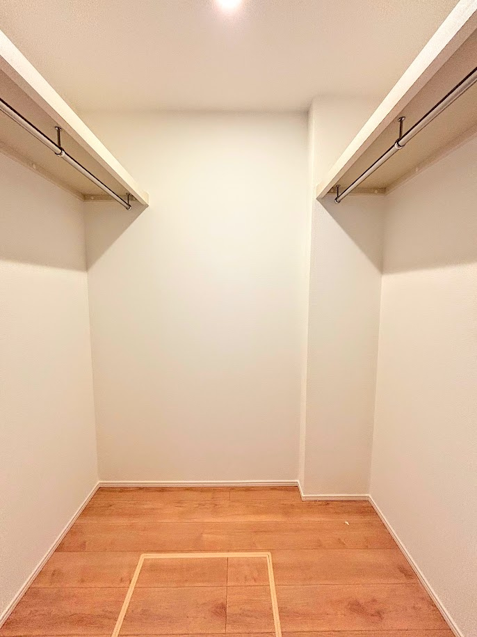 港南区丸山台2丁目　新築戸建ての収納|◆大容量のウォークインクローゼットがあれば、室内にタンスなどを置かなくて済み、室内がスッキリします！
