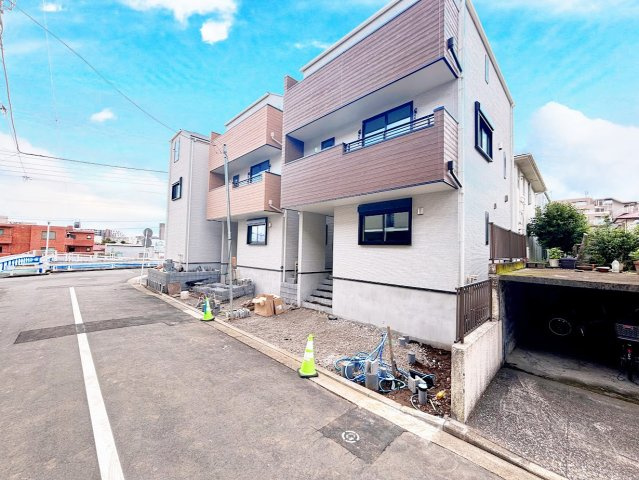 港南区丸山台2丁目　新築戸建ての外観|◆住宅ローンのご相談や周辺環境のご案内も含め、ローンに詳しい、地元に詳しいスタッフがお出迎えさせていただきます。お気軽にご相談ください。