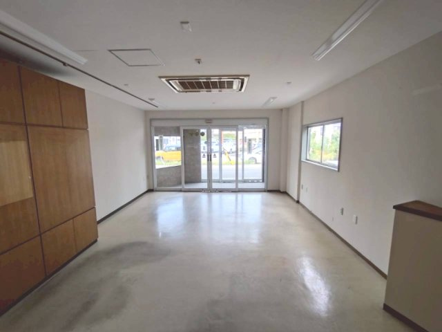 横山町 天野様事務所の内装