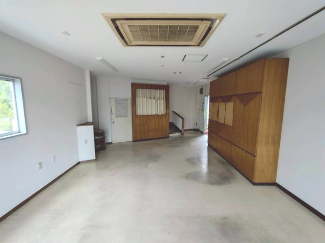 横山町 天野様事務所の内装