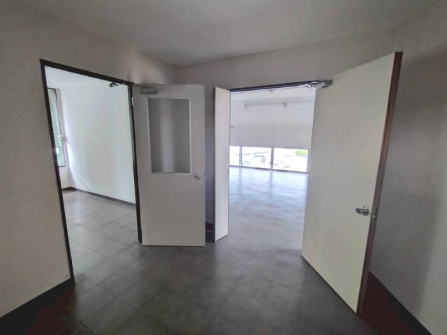 横山町 天野様事務所の内装