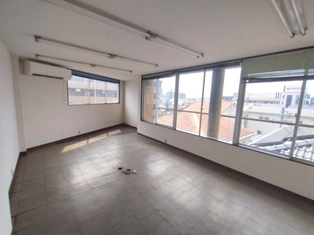 横山町 天野様事務所の内装