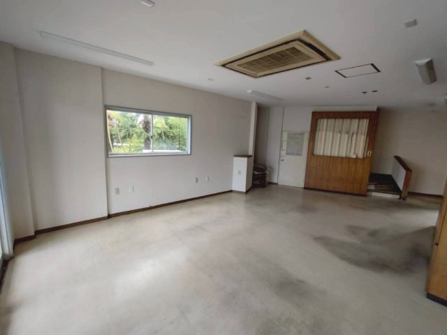 横山町 天野様事務所の内装