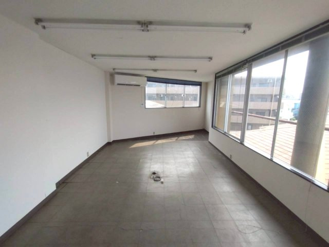 横山町 天野様事務所の内装