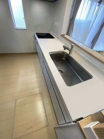 清瀬市中里5丁目2020年築戸建のキッチン|※画像は家具消去のCG加工が行われております。