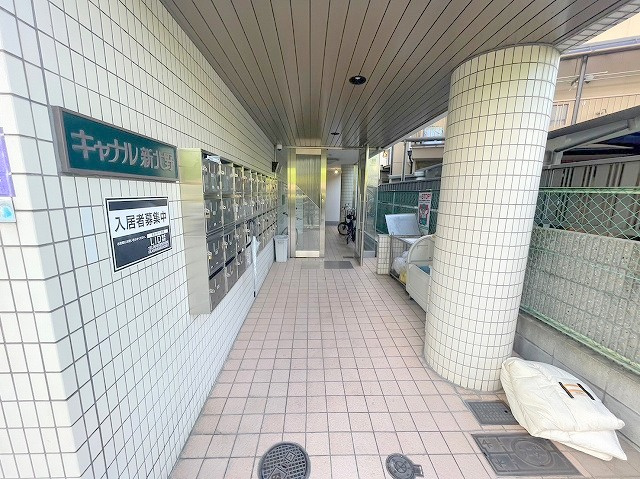 キャナル新北野のエントランス