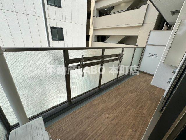 セレニテフラン難波のバルコニー