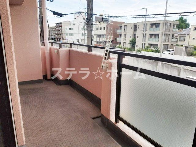 ベル・アーバニティ東淀川のバルコニー|お洗濯にも便利なバルコニー付き