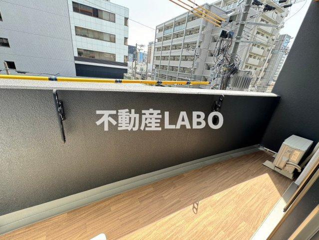 セレニテフラン難波のバルコニー