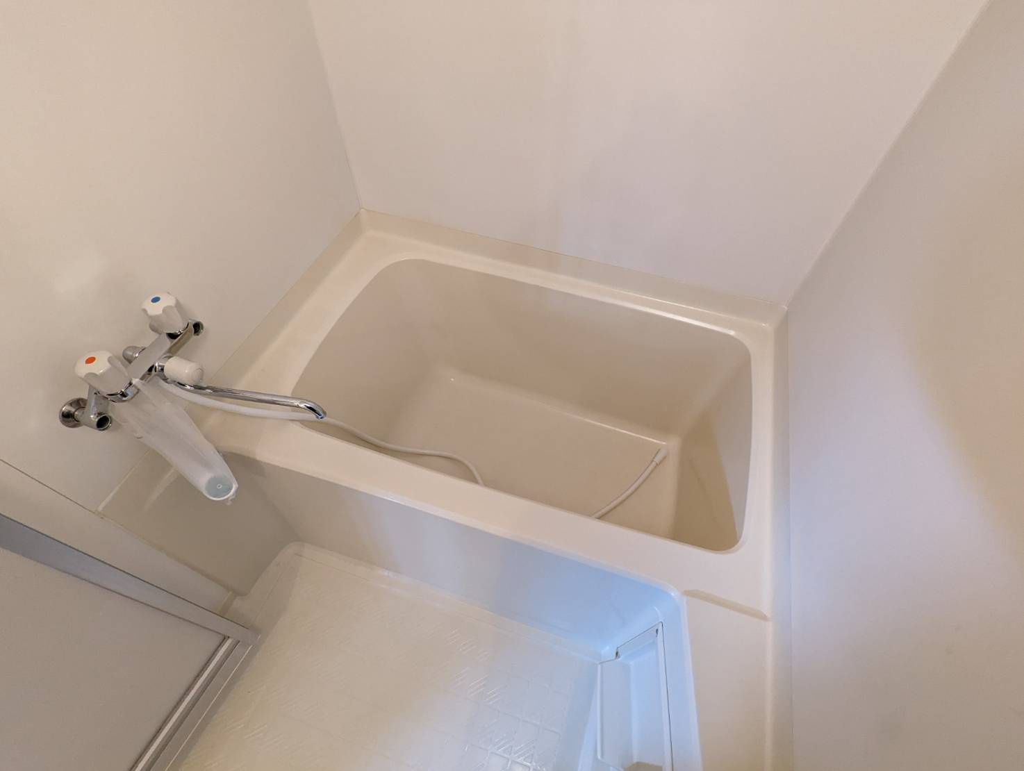 文苑2丁目　ロイヤルエステートLの浴室