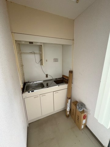 松ロイヤルビルのキッチン