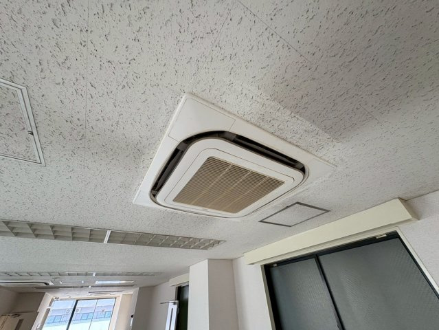 松ロイヤルビルの設備