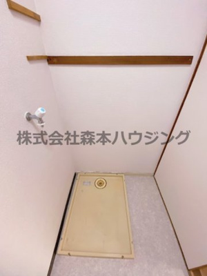 【設備】 | 　門真市柳田町13戸建貸家 | 室内洗濯機置き場です