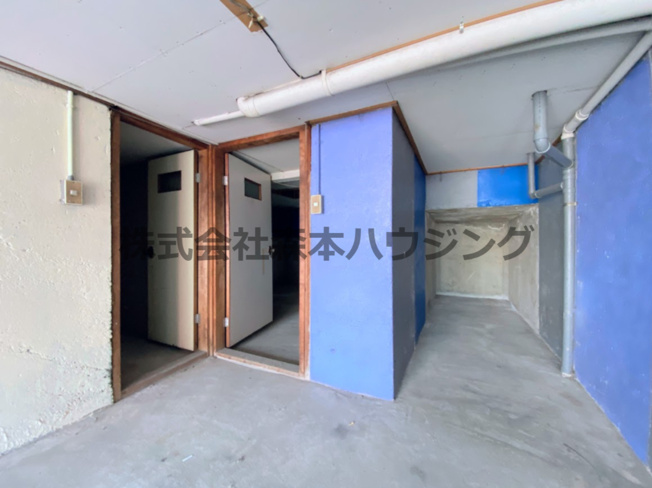 【駐車場】 | 　門真市柳田町13戸建貸家 | 車庫内のスペースはこのようになっています。