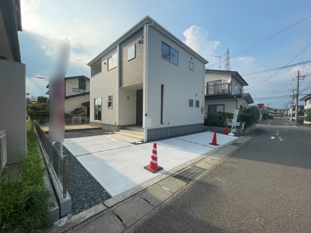 新築戸建・建売　福島市大森字久保内　Livele Garden　全1棟の駐車場