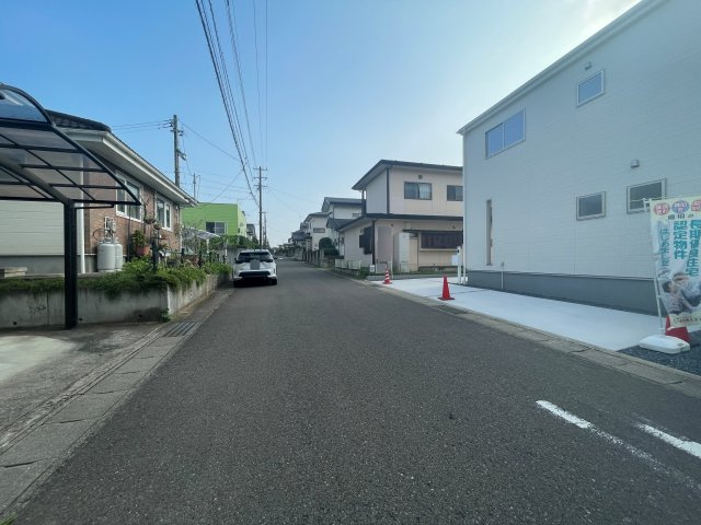 新築戸建・建売　福島市大森字久保内　Livele Garden　全1棟の前面道路含む現地写真
