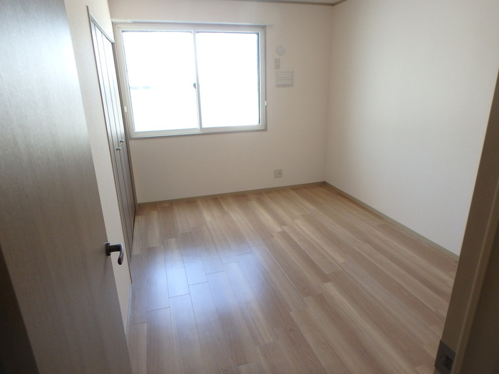 清賜知　三号館の洋室