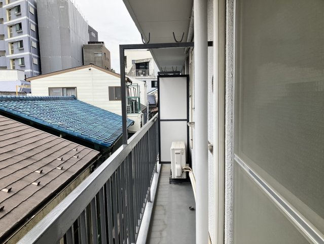 中村ビルのバルコニー