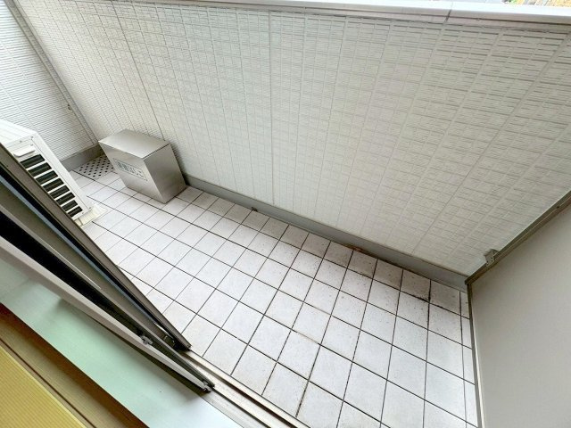 震雲マンションのバルコニー