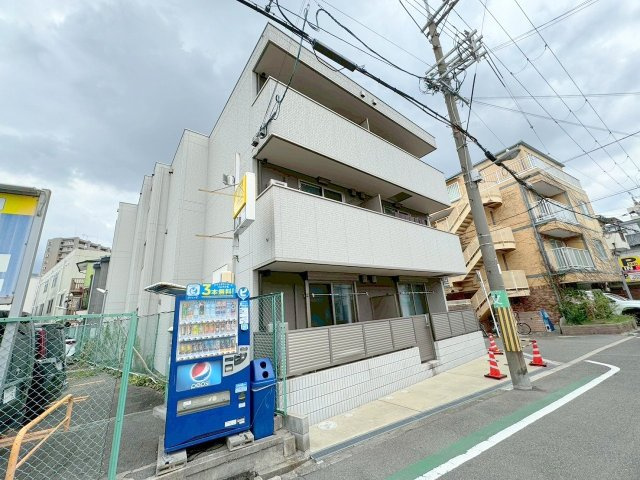 震雲マンションの外観